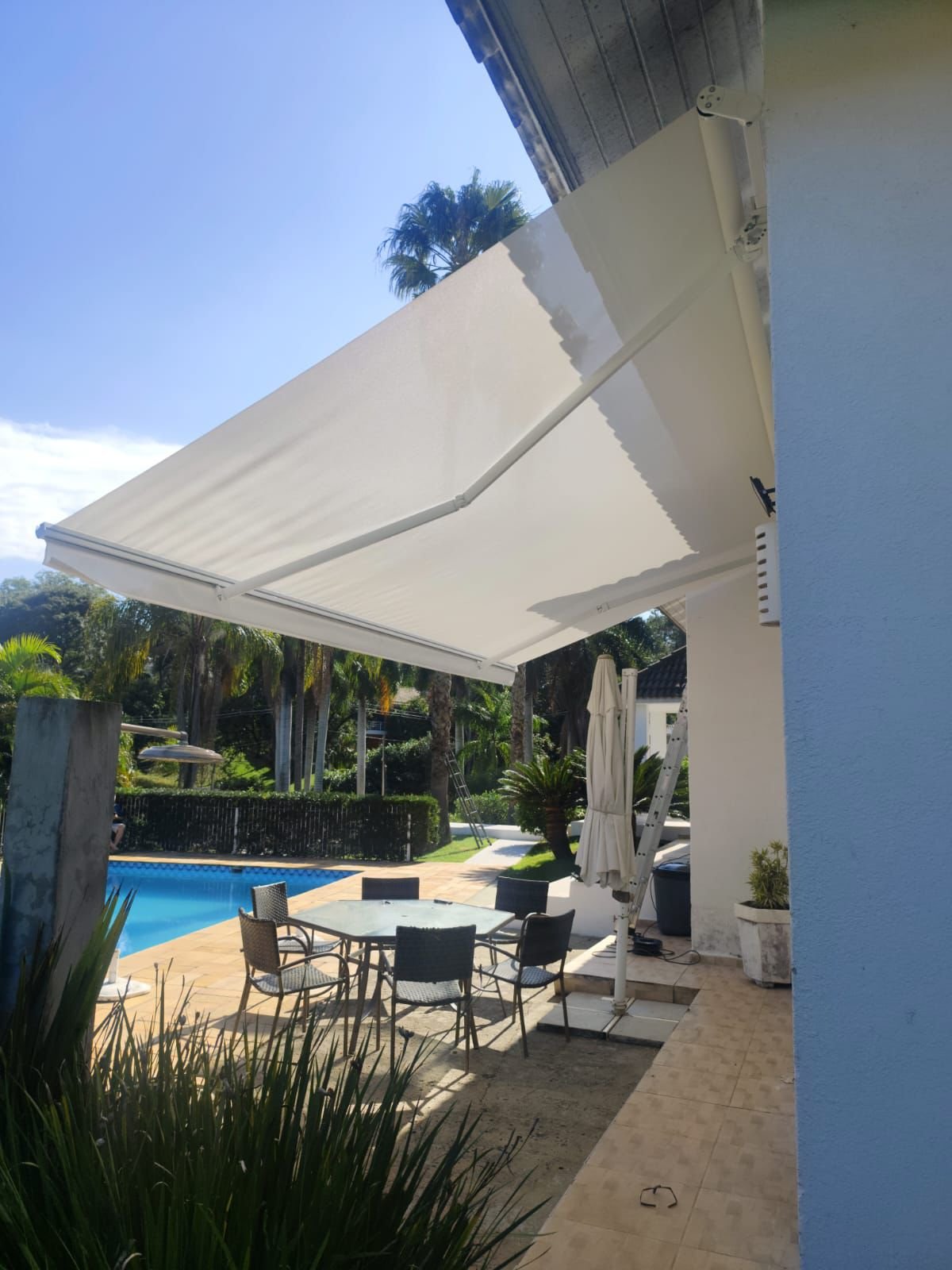 Toldo articulado — projeto entregue em Alphaville